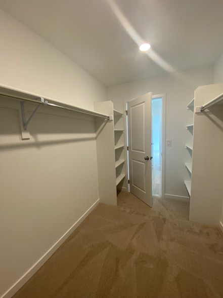 Building Photo - 4096 Chasm Lk Dr