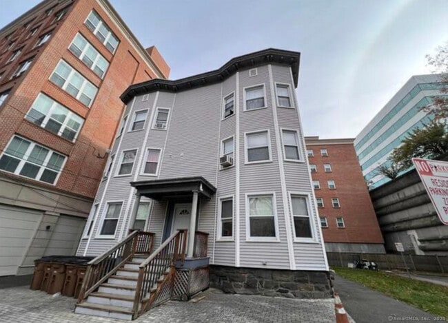 Building Photo - 14 Relay Pl