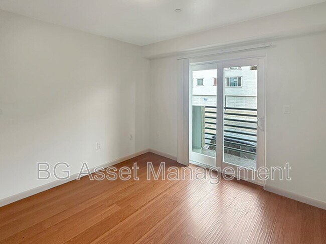 Building Photo - 1459 MacArthur Blvd