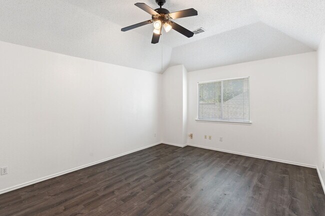 Building Photo - 2802 Briarbrook Ln