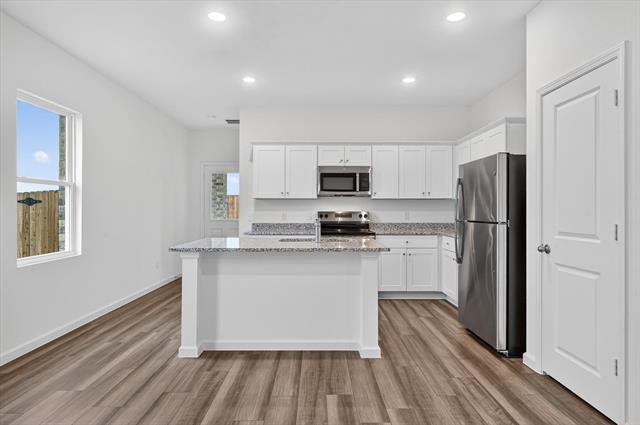 Building Photo - 2128 Mdw Pk Dr