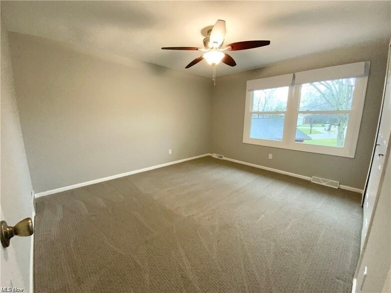 Building Photo - 37445 Fawn Path Dr