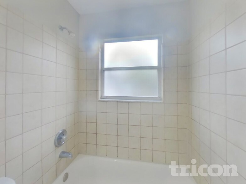 Building Photo - 12362 Mastin Cove Rd