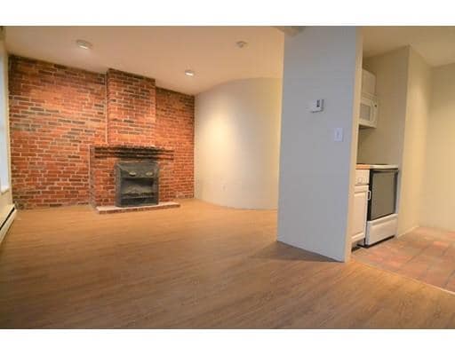 Building Photo - 61 St Germain St