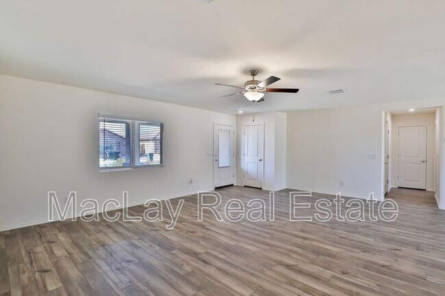 Building Photo - 3830 N Tulsa Ln