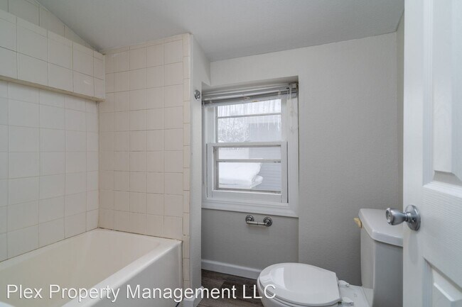 Building Photo - 2 br, 1.5 bath House - 625 7th Avenue South