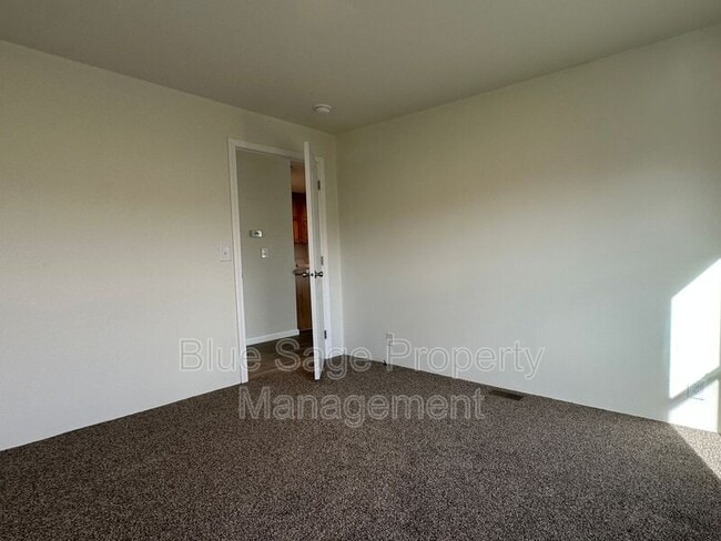 Building Photo - 504 Spencer Rd