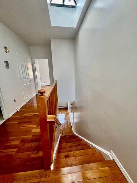 Building Photo - 265 W 121st St
