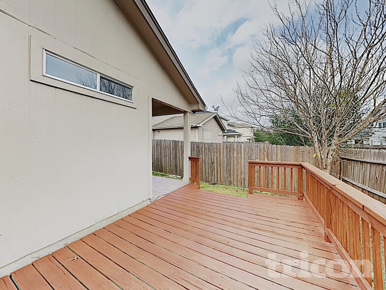 Building Photo - 4014 Sparrow Lake