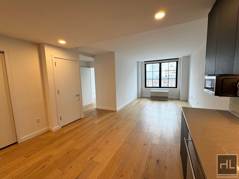 Building Photo - NORTHERN BOULEVARD