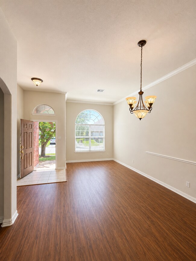Building Photo - 2449 Dawn Mist Dr