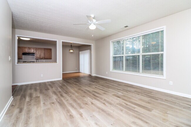 Building Photo - 123 Silver Arrow Cir