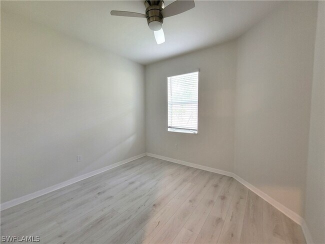 Building Photo - 1750 Alameda Dr