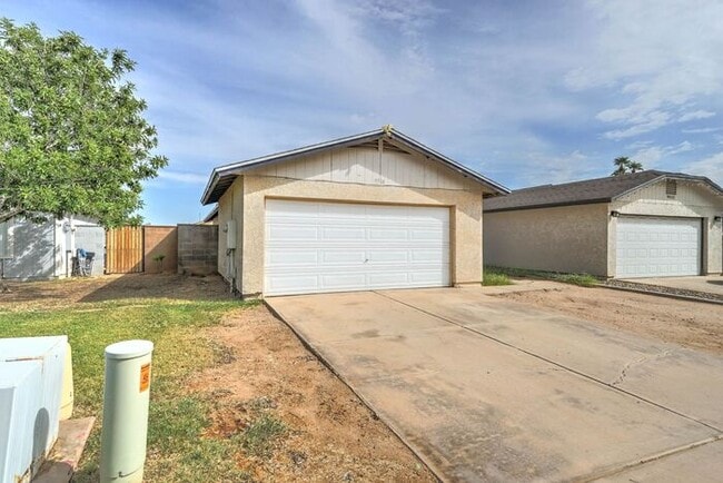 Building Photo - READY TO VIEW NOW! -Brand New Carpet & Pai...