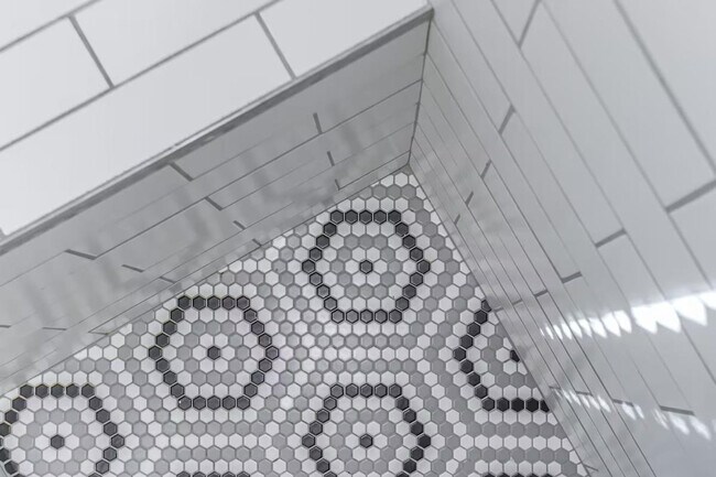 Building Photo - 535 Douthit Ferry Rd