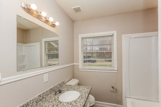 Building Photo - 3644 Meadow Ln