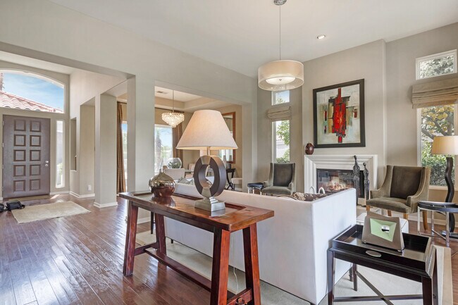 Building Photo - 761 Dove Run Cir