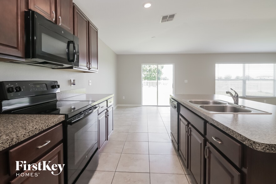 Building Photo - 10621 Standing Stone Dr