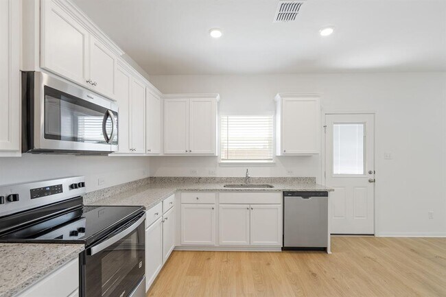 Building Photo - 128 Desert Hare Dr