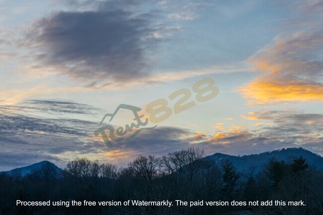 Building Photo - 96 Farmwood Ln