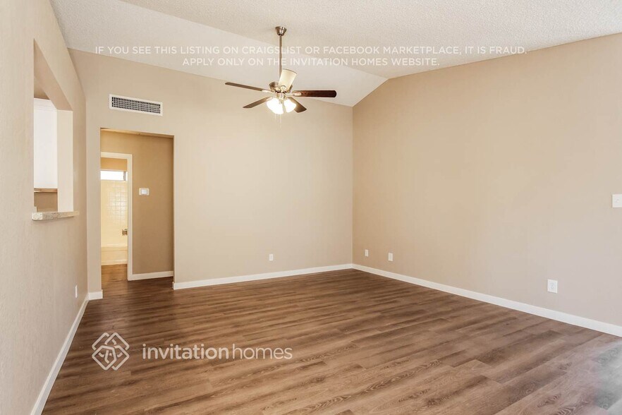 Building Photo - 3108 E Siesta Ln