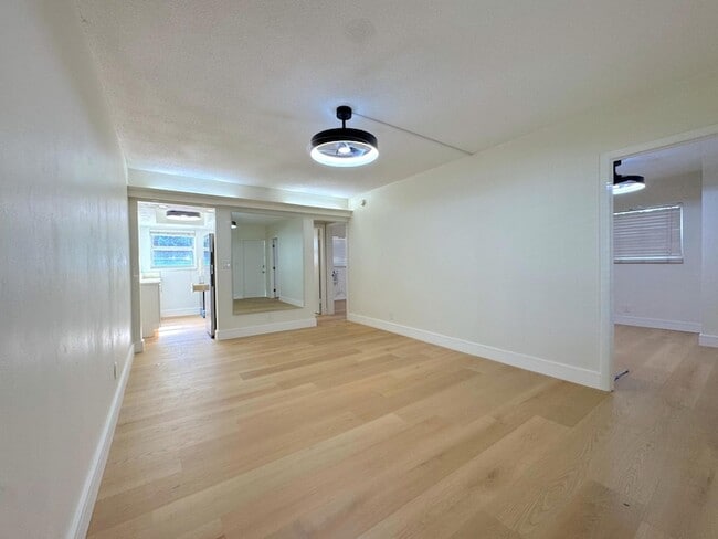 Building Photo - 2815 NE 33rd Ave