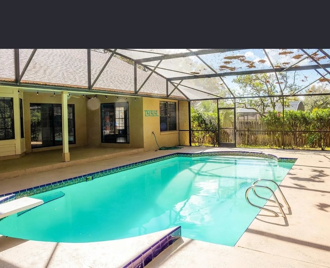 Building Photo - 2152 Palm Crest Dr