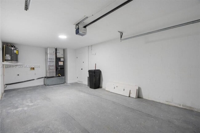 Building Photo - 7332 Mako Dr