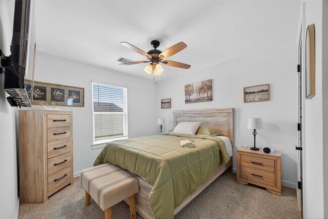 Building Photo - 3233 Creston Gate Dr