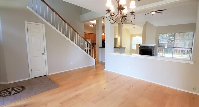 Building Photo - 1802 White Oak Cove