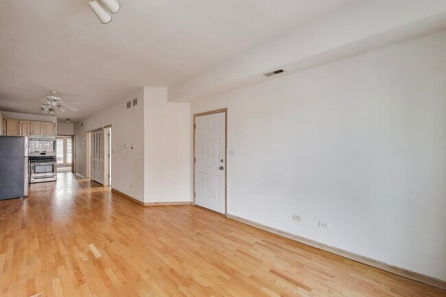 Building Photo - 1423 W Cortez St