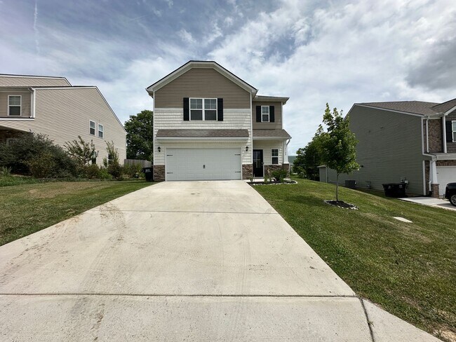 Building Photo - Modern Comfort Meets Country Serenity in Sevierville