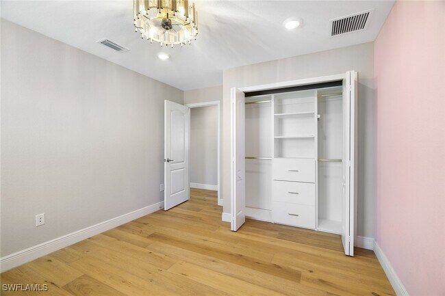 Building Photo - 17558 Elkgrove Ln