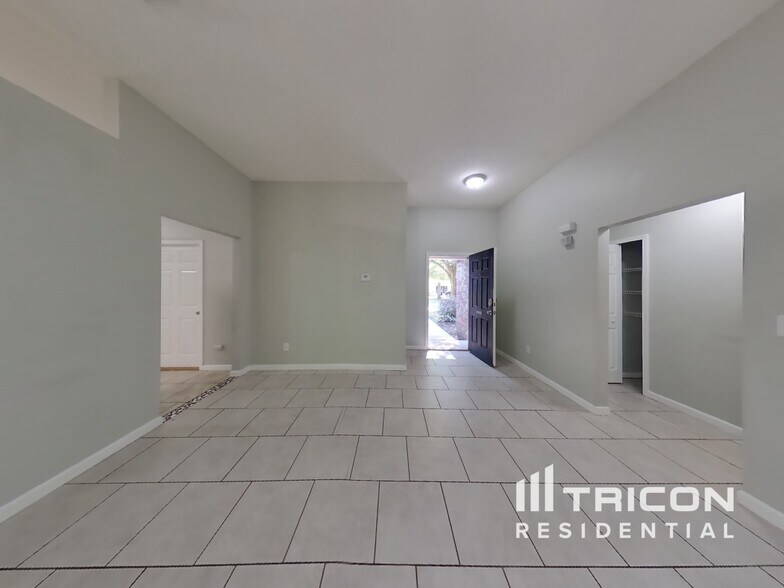 Building Photo - 170 Marisco Way