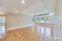 Building Photo - 934 Pleasant St