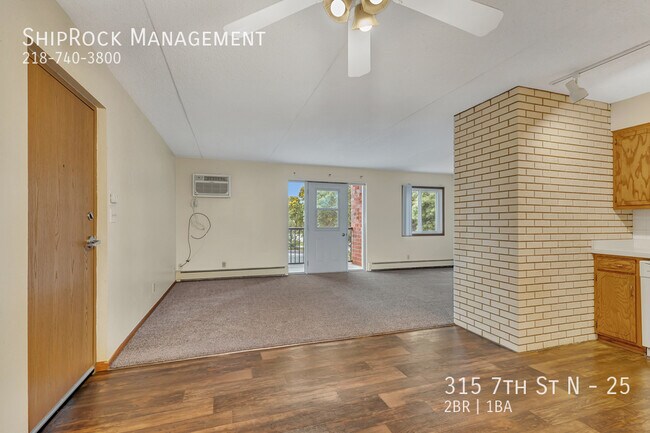 Building Photo - 315 7th St N