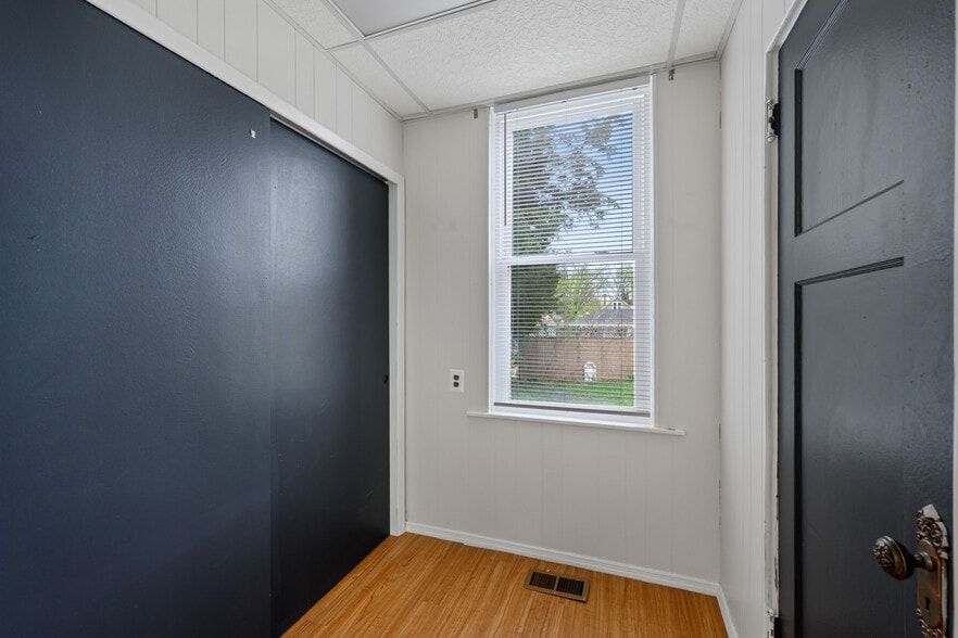 Building Photo - 218 Jackson Ave