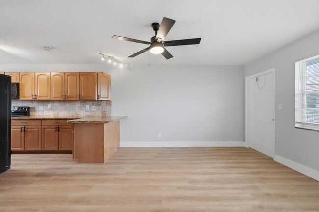 Building Photo - 6191 SW 37th St