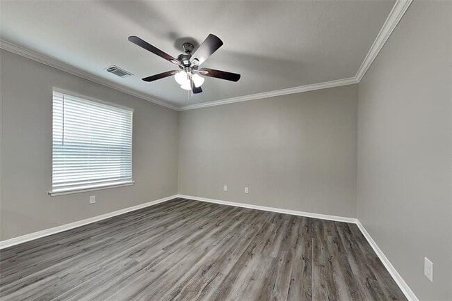 Building Photo - 719 Fernglade Dr