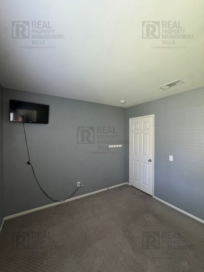 Building Photo - 31372 McKenna Ct