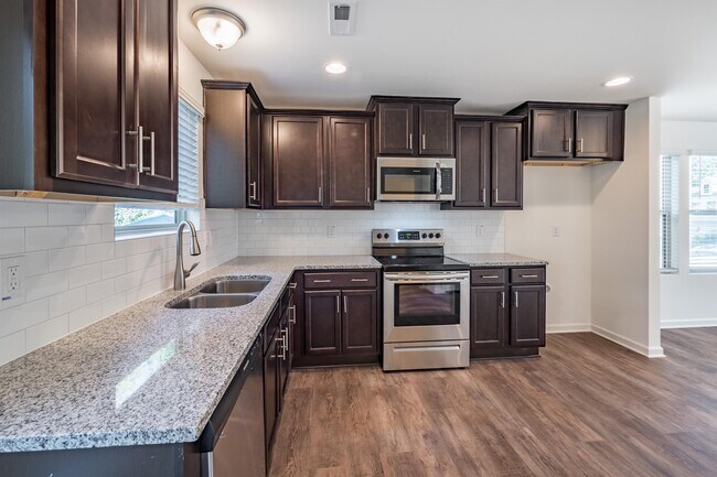 Primary Photo - 510 Hobkirks Pl