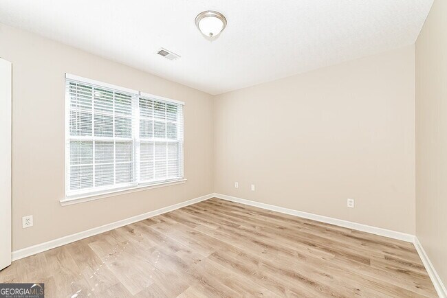 Building Photo - 132 Lossie Ln