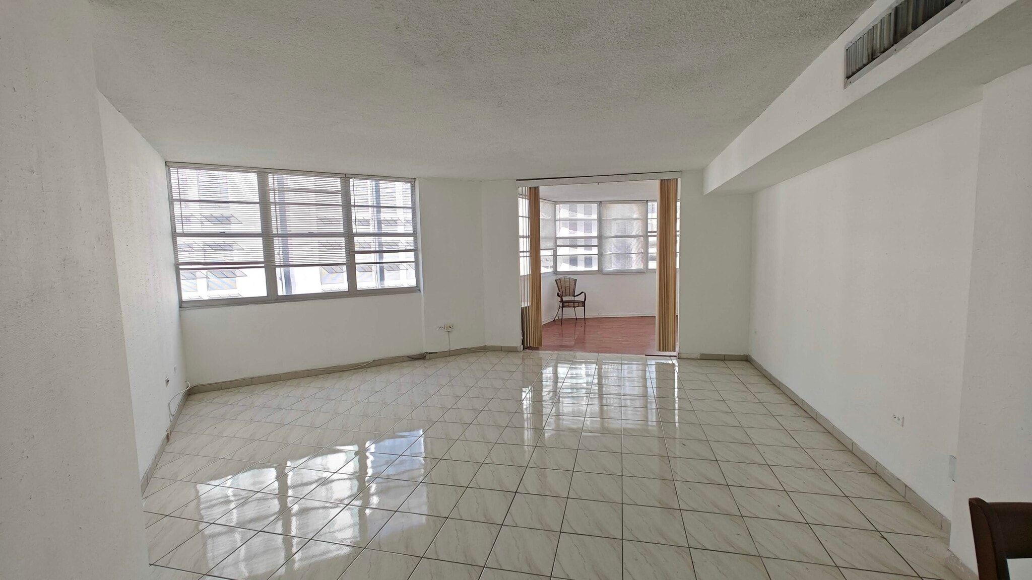 Building Photo - 999 Brickell Bay Dr