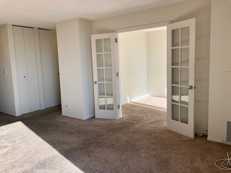 French doors into bedroom - 1122 N Clark St