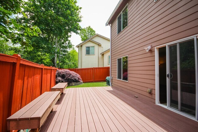 Building Photo - Lovely 3 Bedroom Auburn Condo