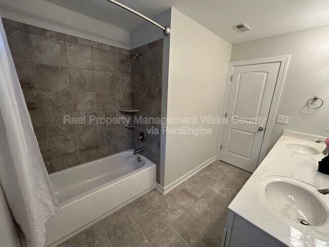 Building Photo - 142 Bexley Way