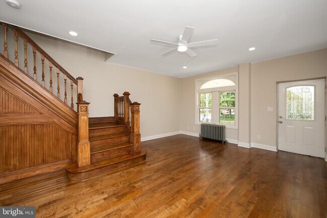 Building Photo - 1003 Magill Ave