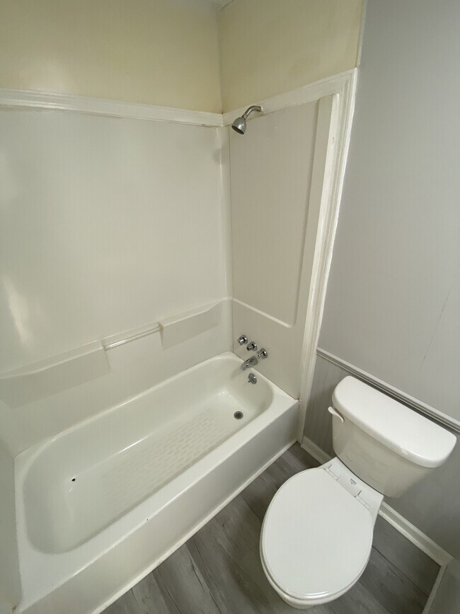 Building Photo - 913 N Weldon St