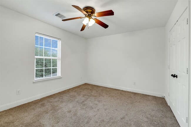 Building Photo - 29133 Legends Wick Dr