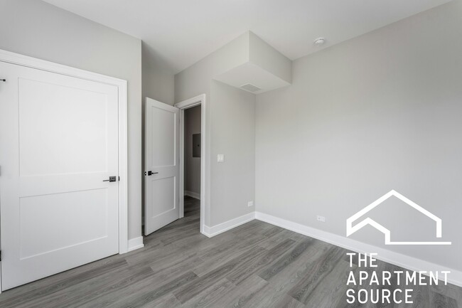 Building Photo - 4317 N Francisco Ave